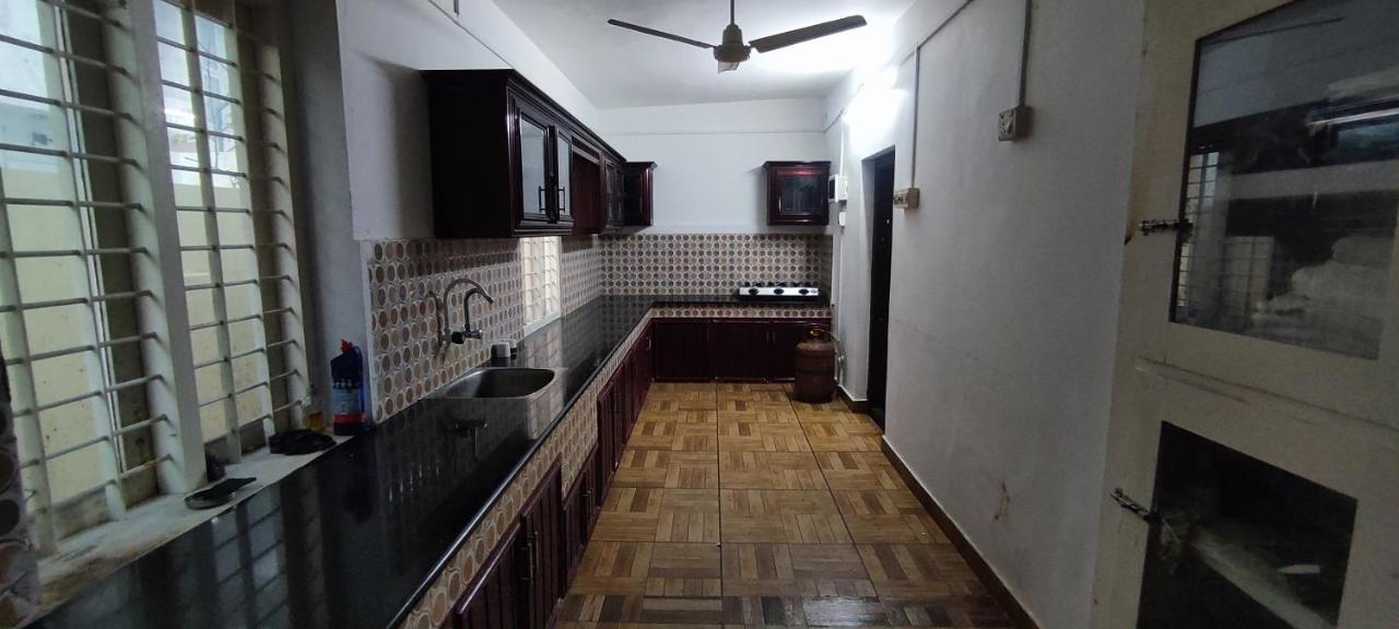 Vellakinar Residency Alleppey *