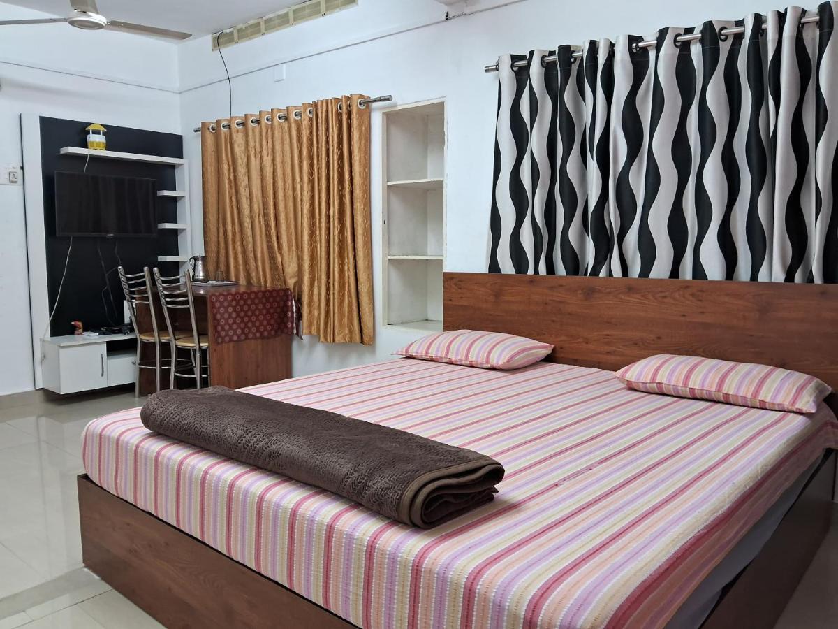 Vellakinar Residency Alleppey *